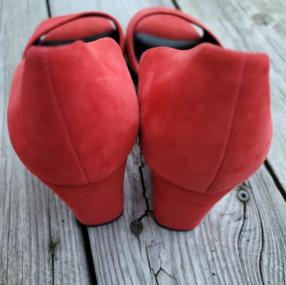 Red suede shoes sz.8 - Picture 5 of 7